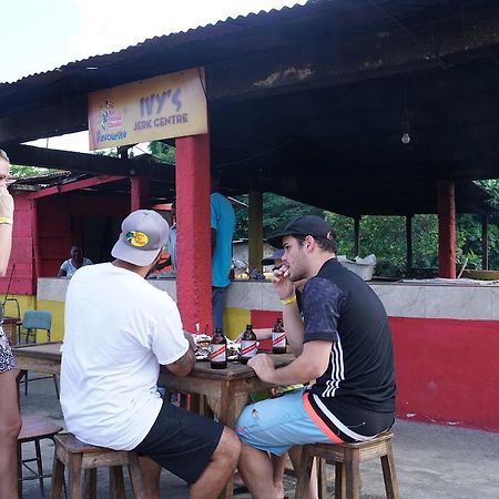 Treetops Villa ปอร์ตอันโตนิโอ ภายนอก รูปภาพ